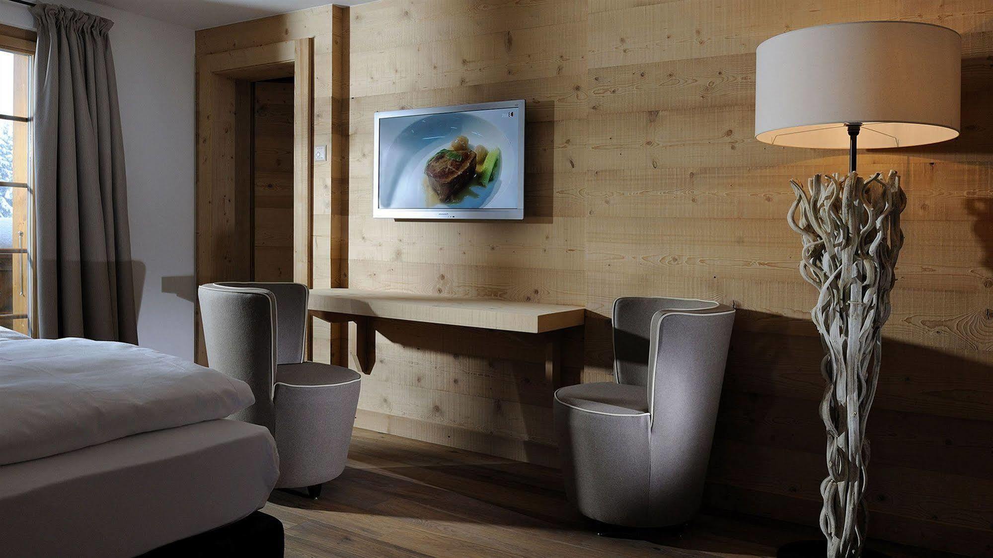 Hotel Des Alpes Superieur Gstaad Luaran gambar