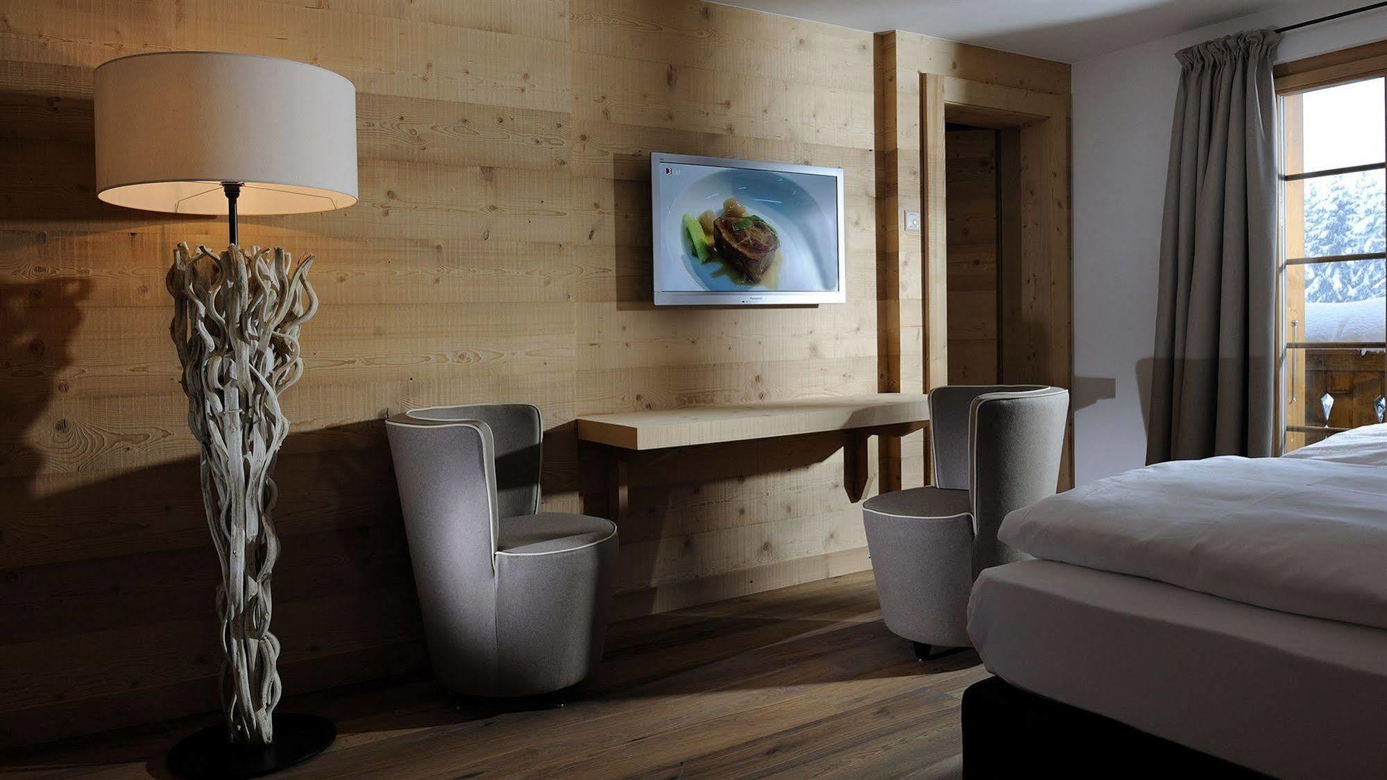 Hotel Des Alpes Superieur Gstaad Luaran gambar